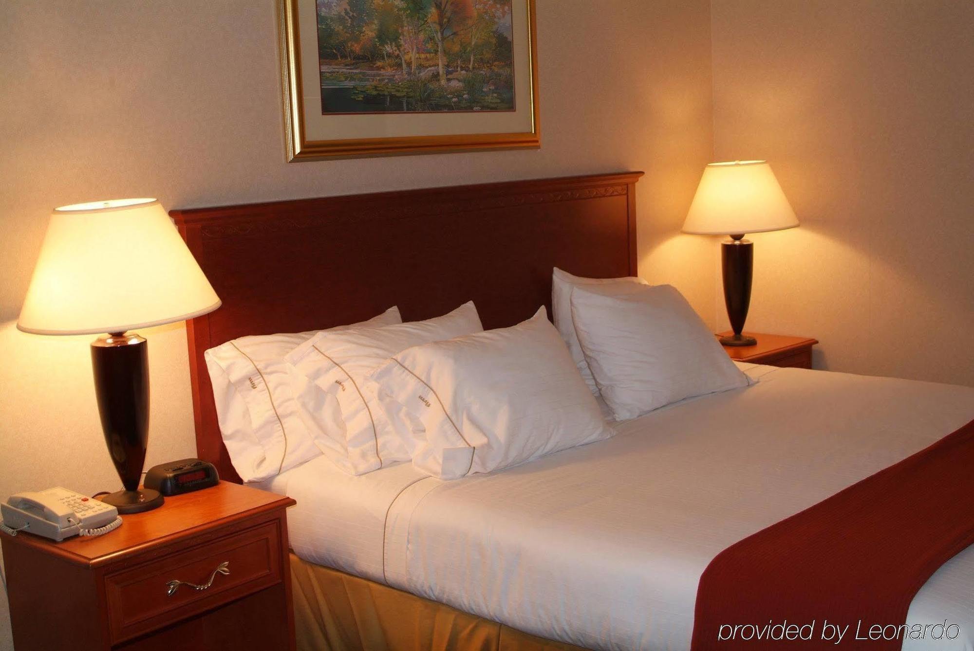 Holiday Inn Express Lawrence By Ihg Luaran gambar