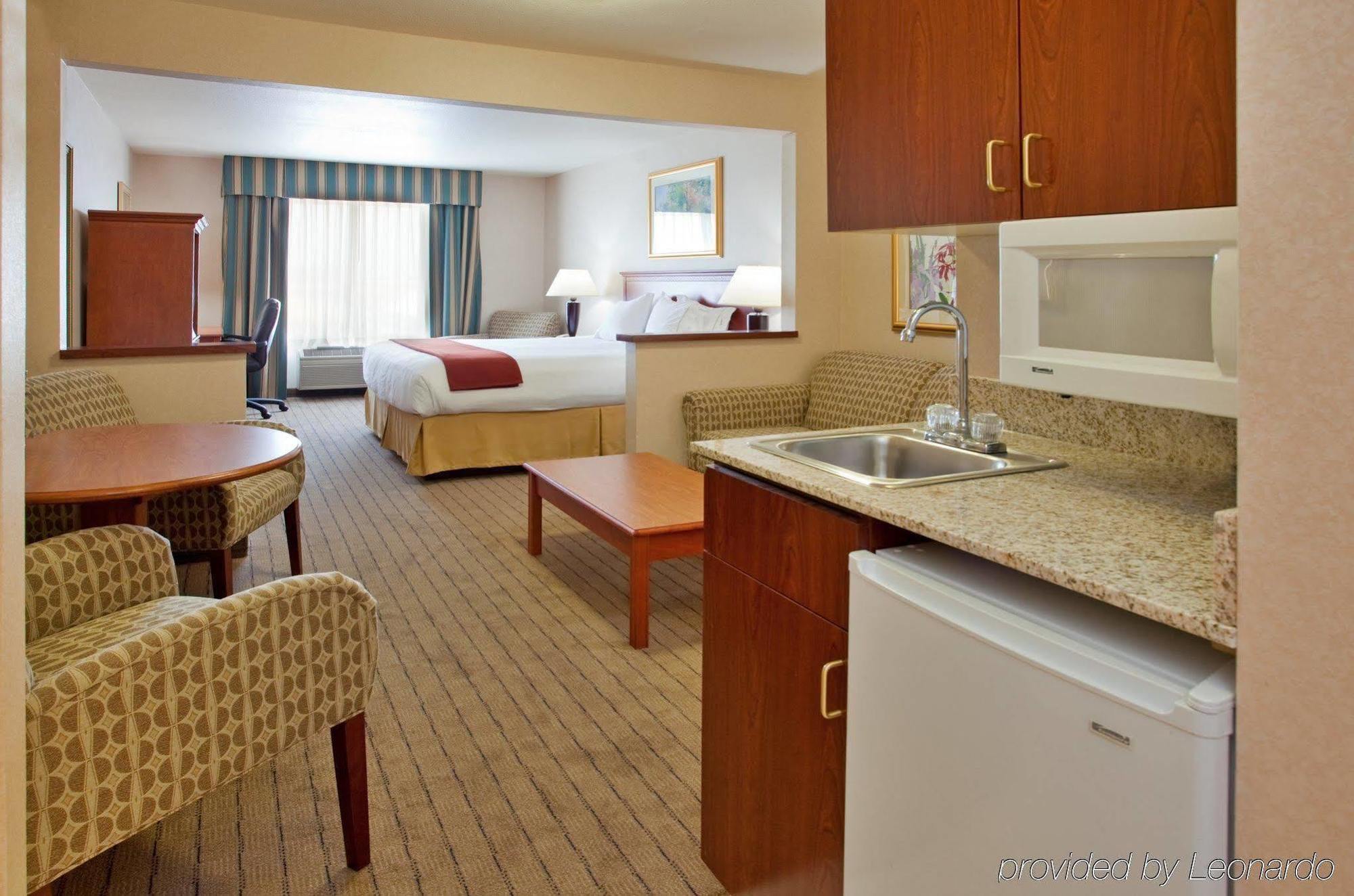 Holiday Inn Express Lawrence By Ihg Luaran gambar