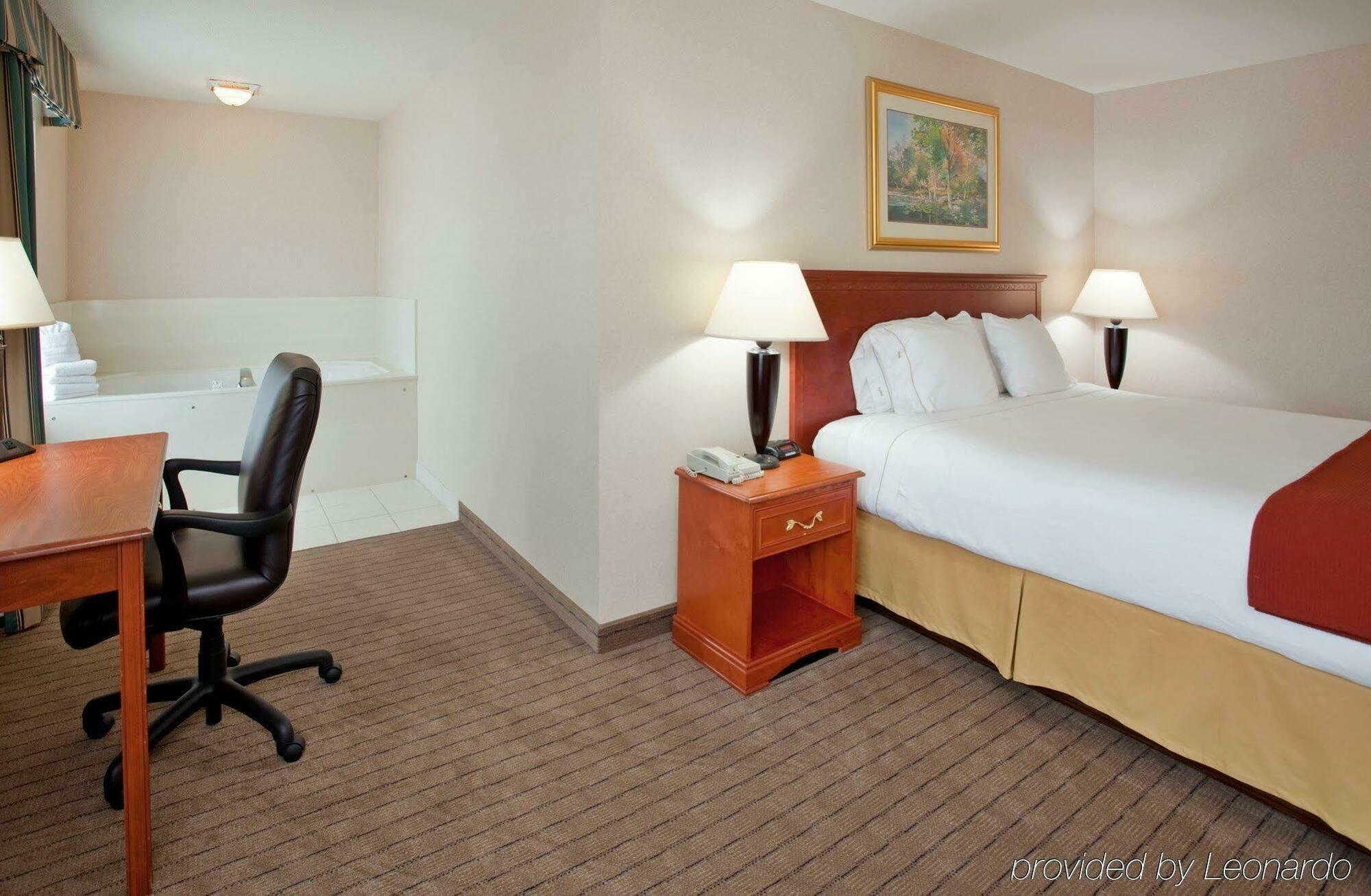 Holiday Inn Express Lawrence By Ihg Luaran gambar