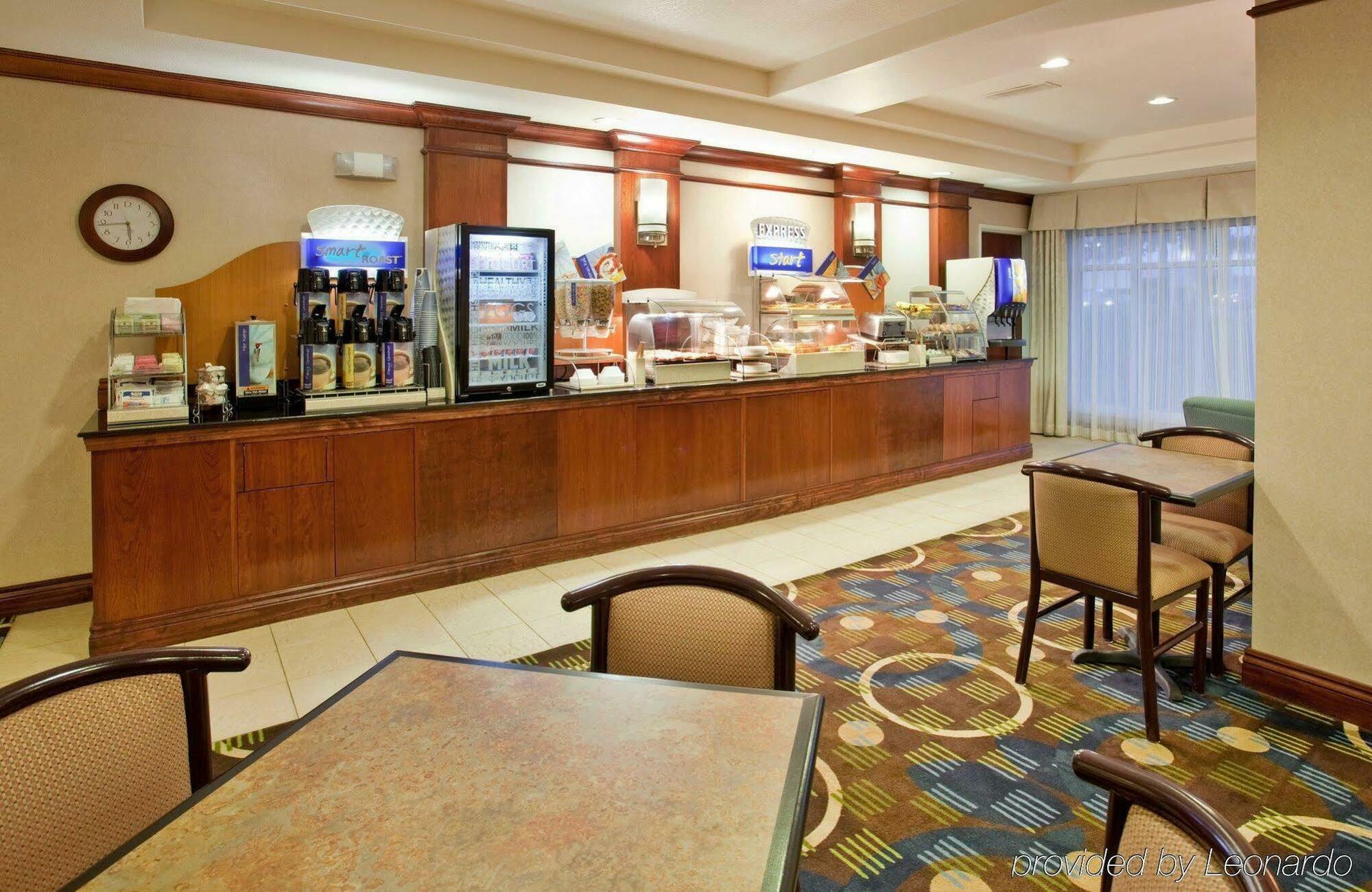 Holiday Inn Express Lawrence By Ihg Luaran gambar